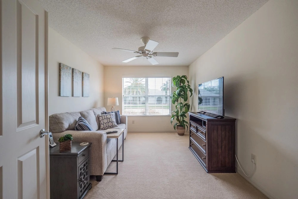 Limestone Avenue 1264 by White Pelican VR
