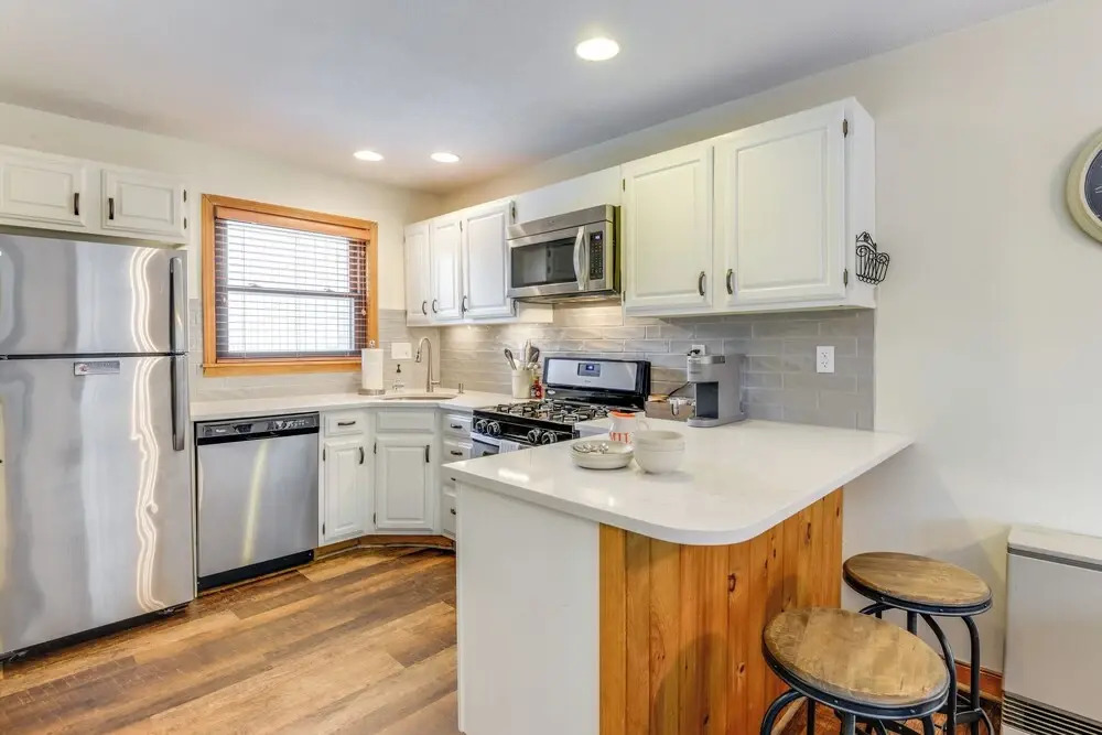 West Dover Townhome Near Mount Snow Shuttle Stop!