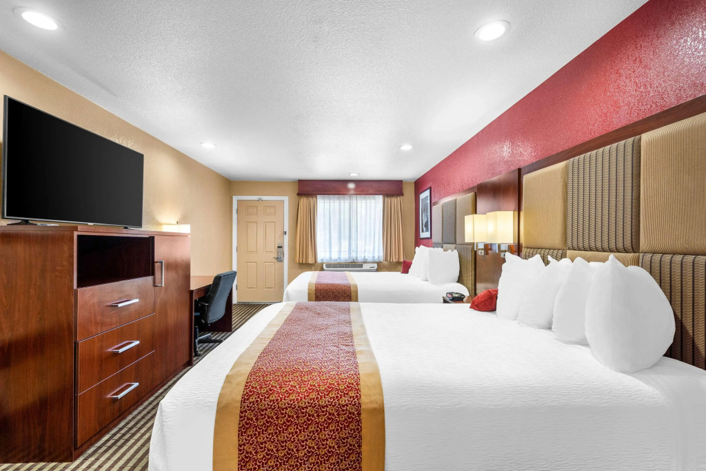 Best Western Plus Yosemite Way Station