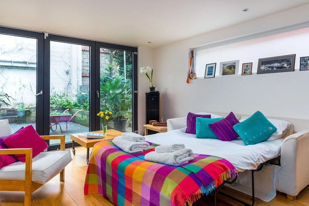 Charming Hackney Apartment with Garden