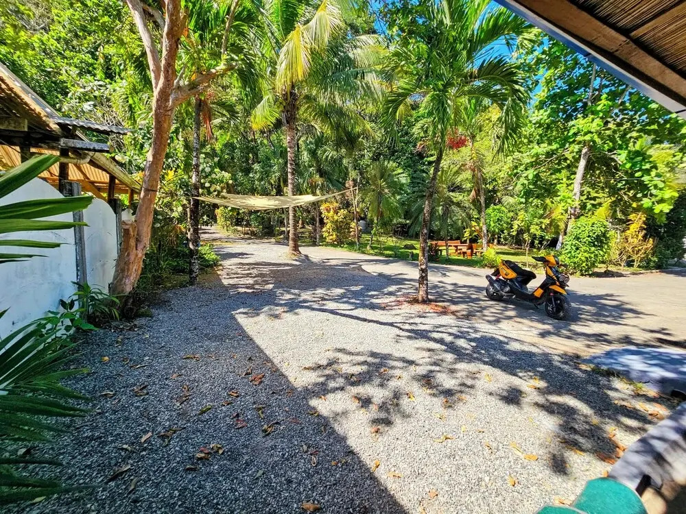 Santa Toro Inn, private rooms close to the beach
