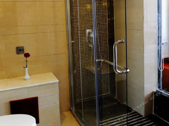 Salong Hotel
