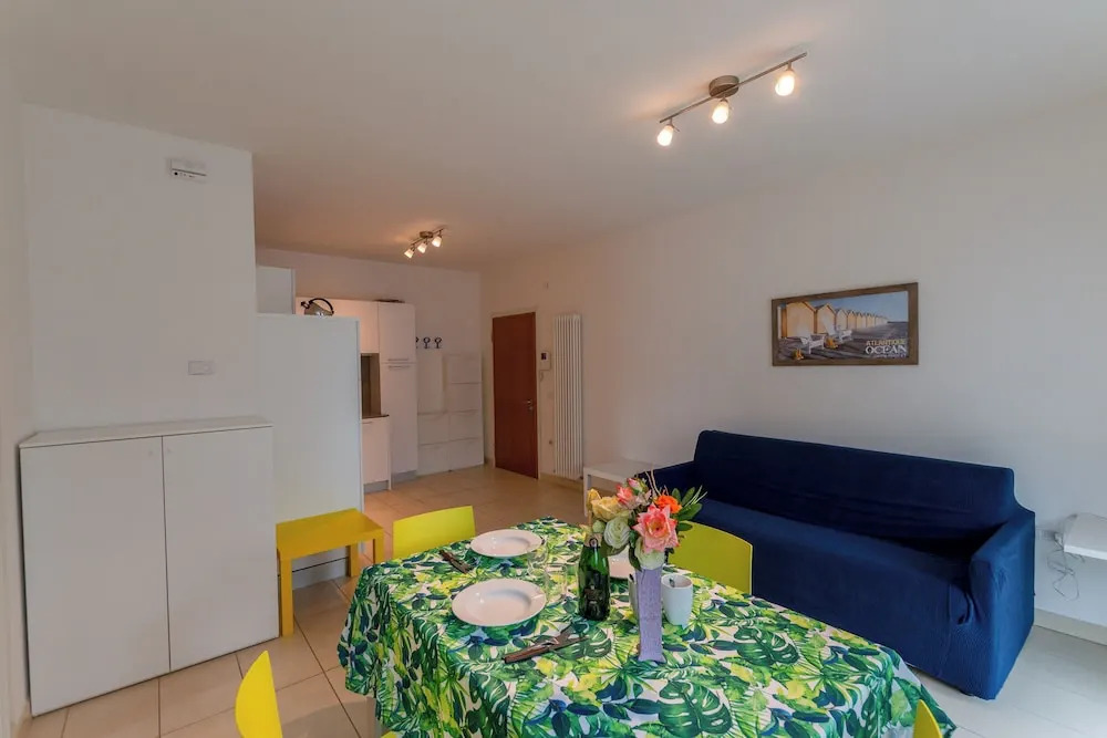 Torbole Relax, Pool & Balcony Apartment 2