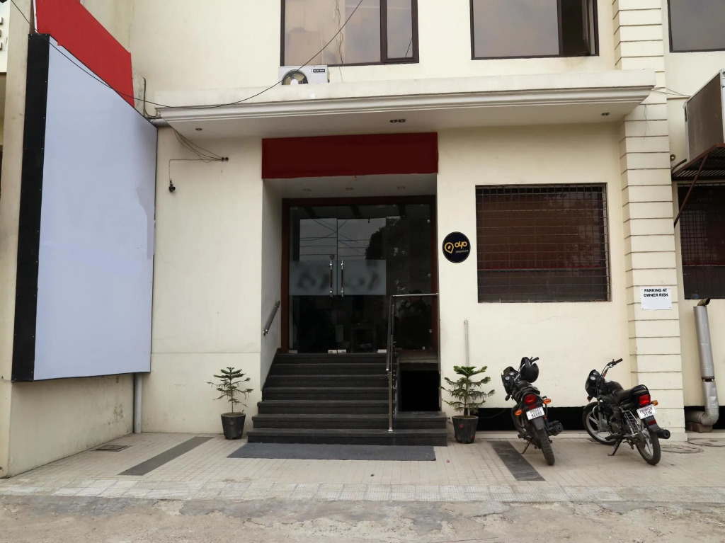 OYO 2904 near Football Chowk