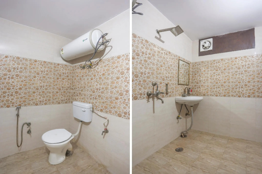 OYO 72051 Hotel Mahadev