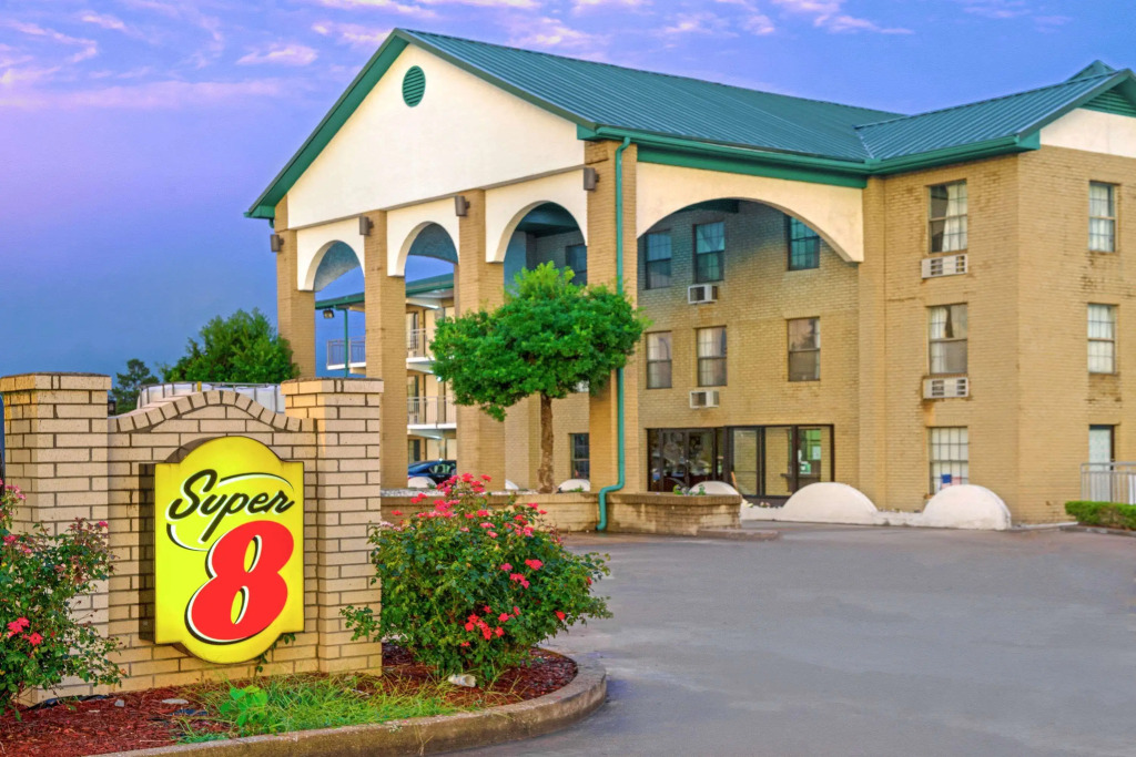 Super 8 by Wyndham Lakeland