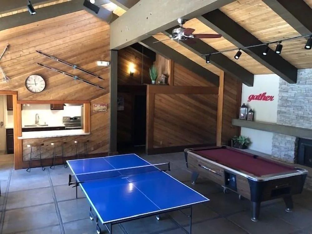 Family Fun Getaway - 3 Story Condo