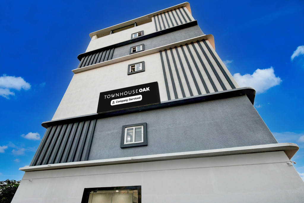 Super Townhouse Oak L B Nagar Metro Station