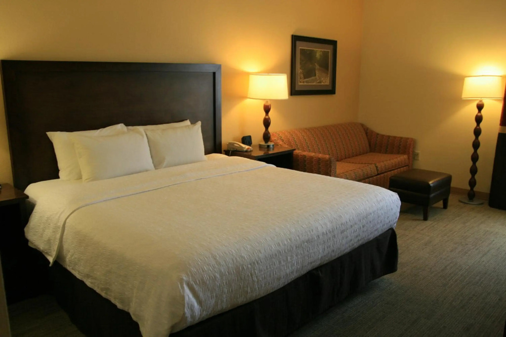 Clarion Pointe Cherokee