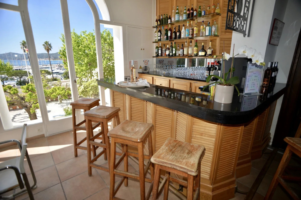 Auberge De La Calanque