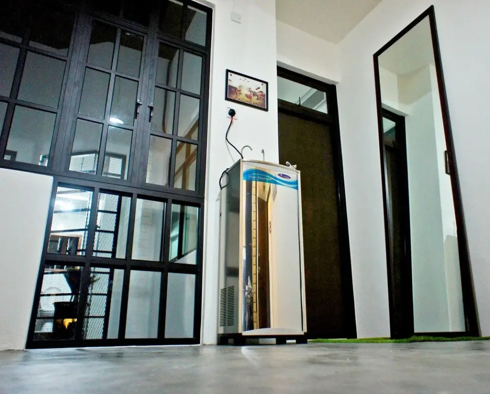 Roomies Boutique Bed & Breakfast - Hostel