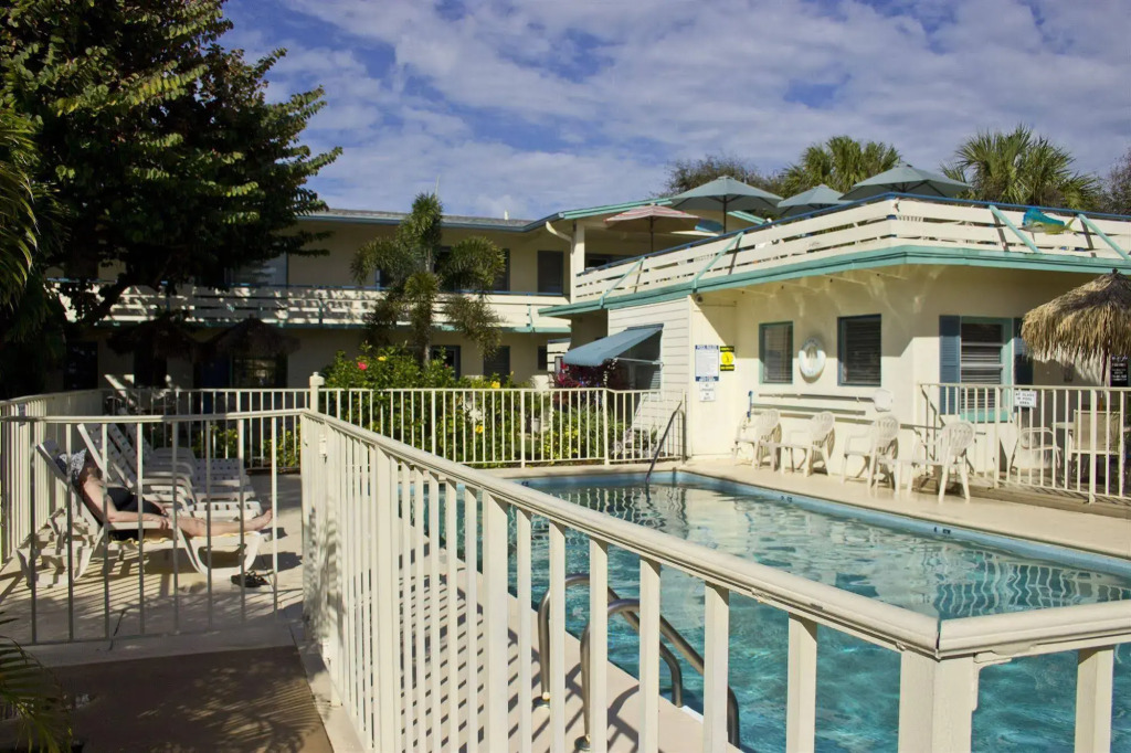 Seaspray Surf Lodge