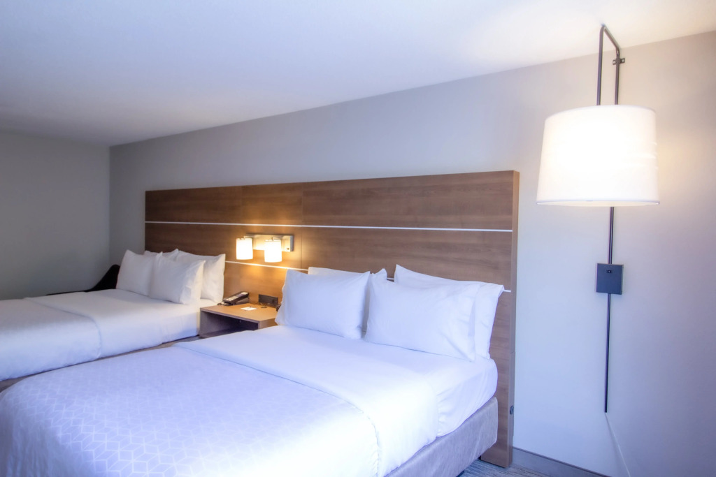 Holiday Inn Express & Suites - Lincoln East - White Mountains by IHG