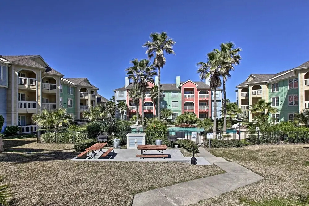 Walk to Beach: Lavish Resort Escape in Galveston!