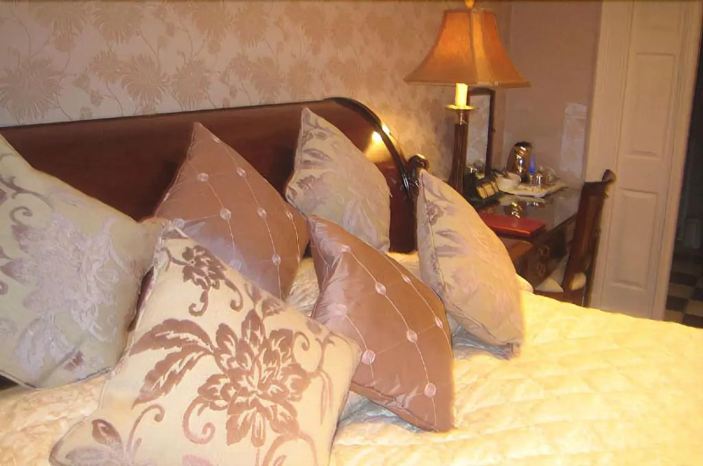 Mansion House Hotel