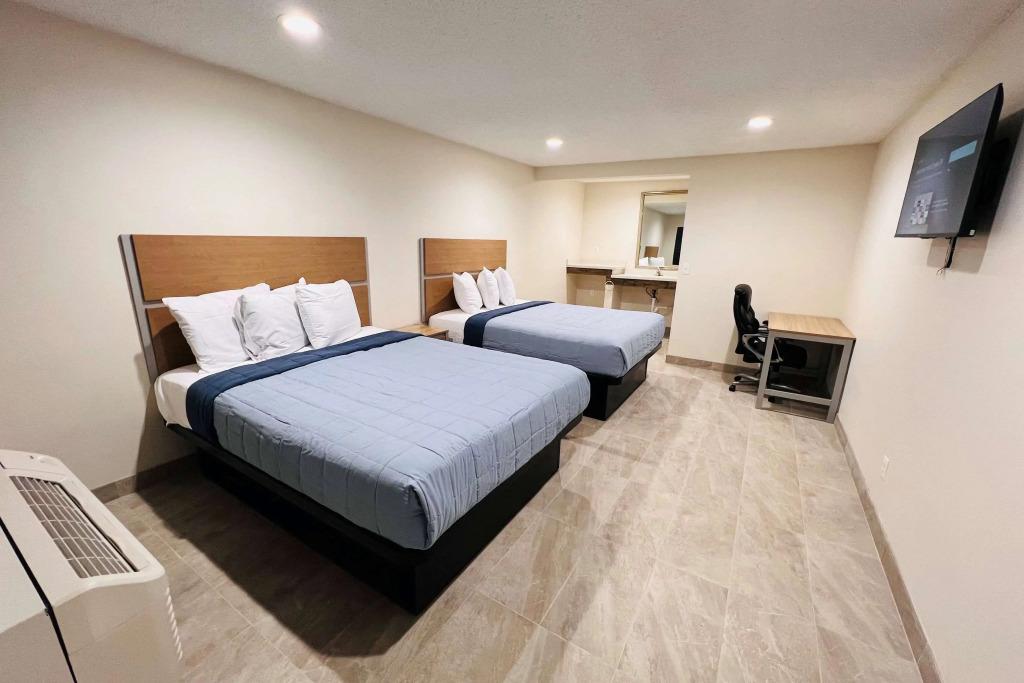 Super 8 by Wyndham Bakersfield CA Near Airport