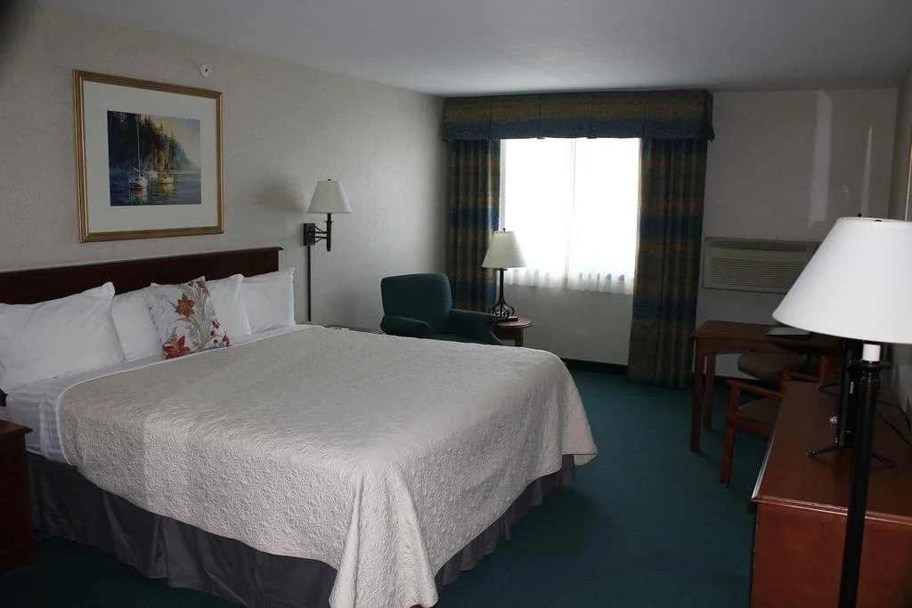 Baraga Lakeside Inn