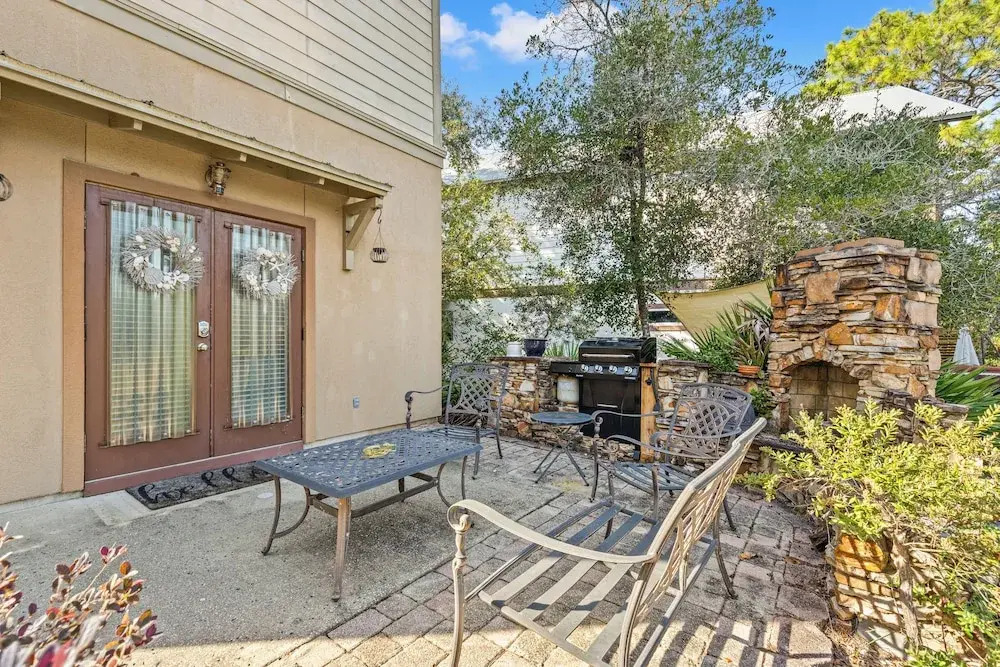 Sunset Cove: Charming 3br/3ba Beach House Sleeps 8 With Sunsets & Serenity