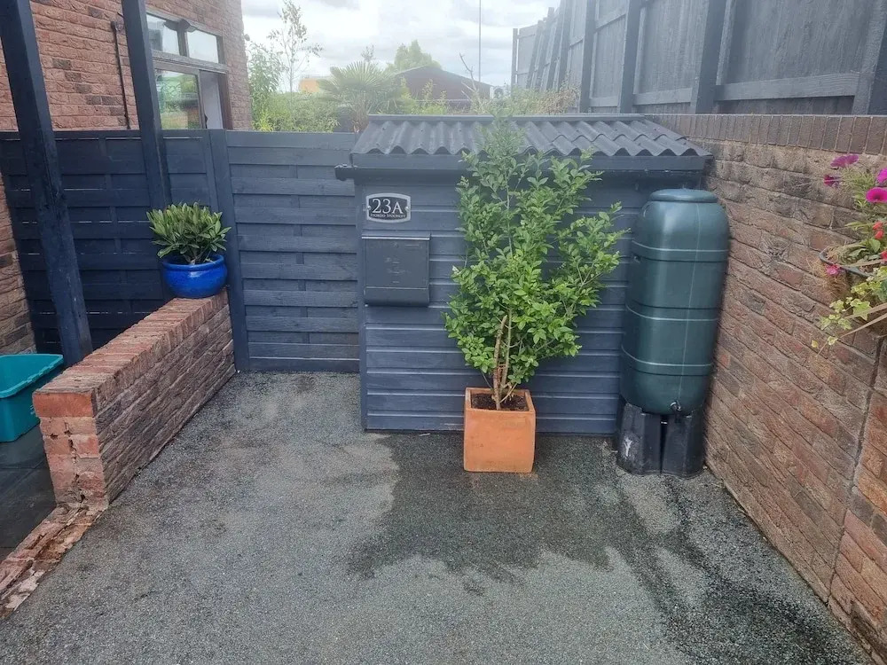 1-bed Apartment - Sleeps 2 & Private Parking