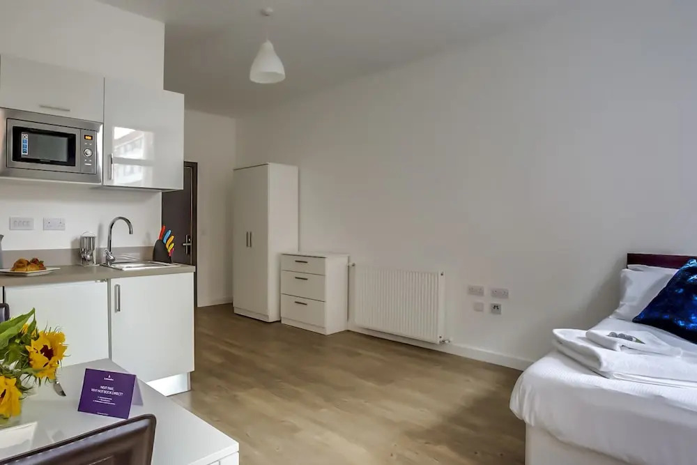 Wonderfully Bright 1BR Studio In Liverpool