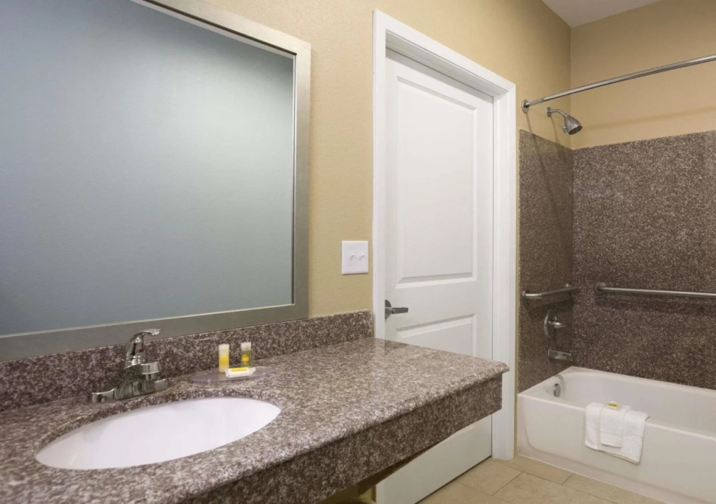 Days Inn & Suites by Wyndham Gonzales TX