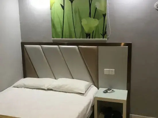 Shanghai Wangyue Hotel (Fangdian Road Subway Station)