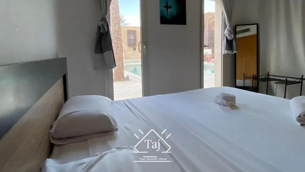 TAJ HOME, exotic ground 2 bedroom, pool, Scarab