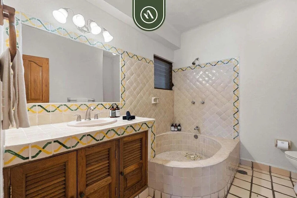 Beachfront Mexican Styled 3 BR Condo in Downtown