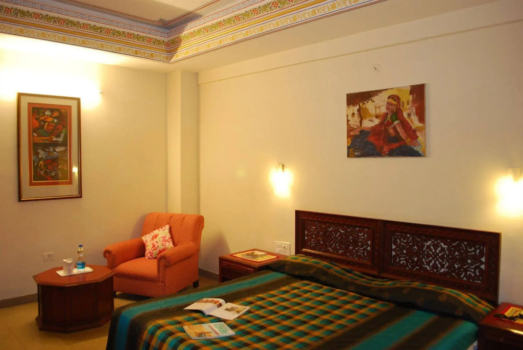 Hotel H R Palace
