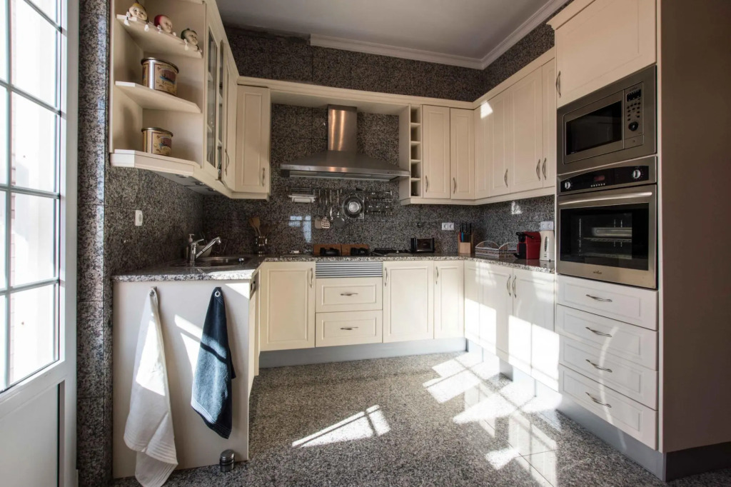 Villa Corotelo by Portucasa