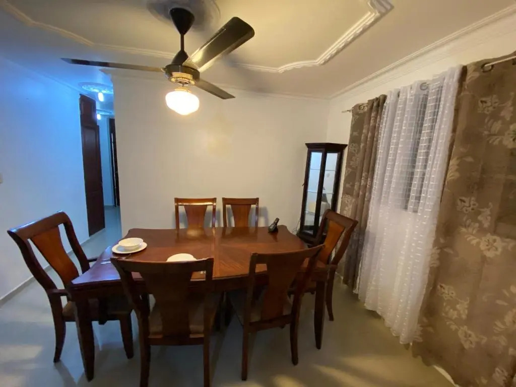 1 DR Huge cozy 3bedroom apartment to stay