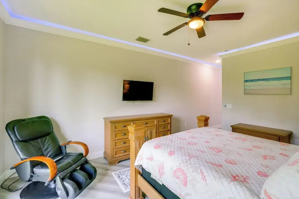 Golf Days & Beach Fun: Port Charlotte Home w/ Yard