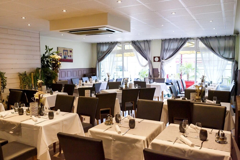 Logis Hotel Restaurant La Croix Verte