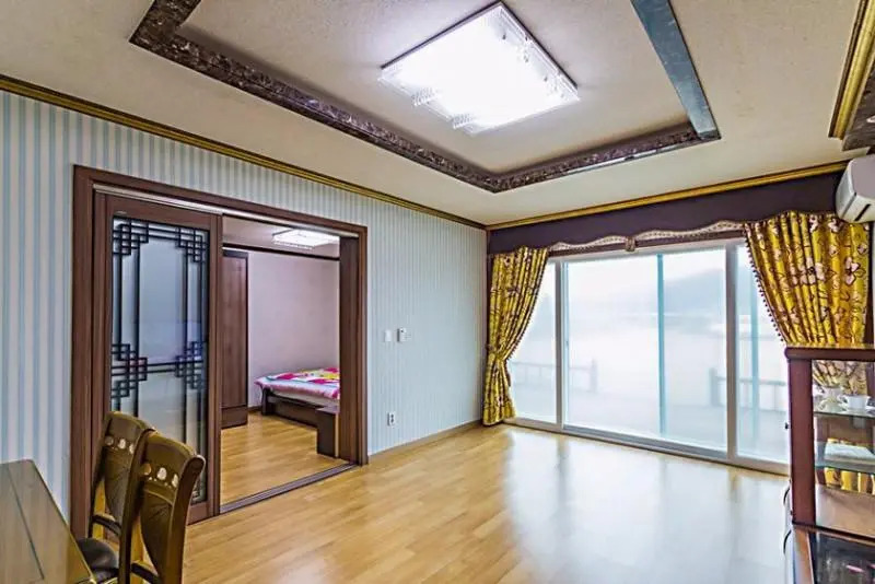 Goseong (Sokcho) Sujabyeol Pension