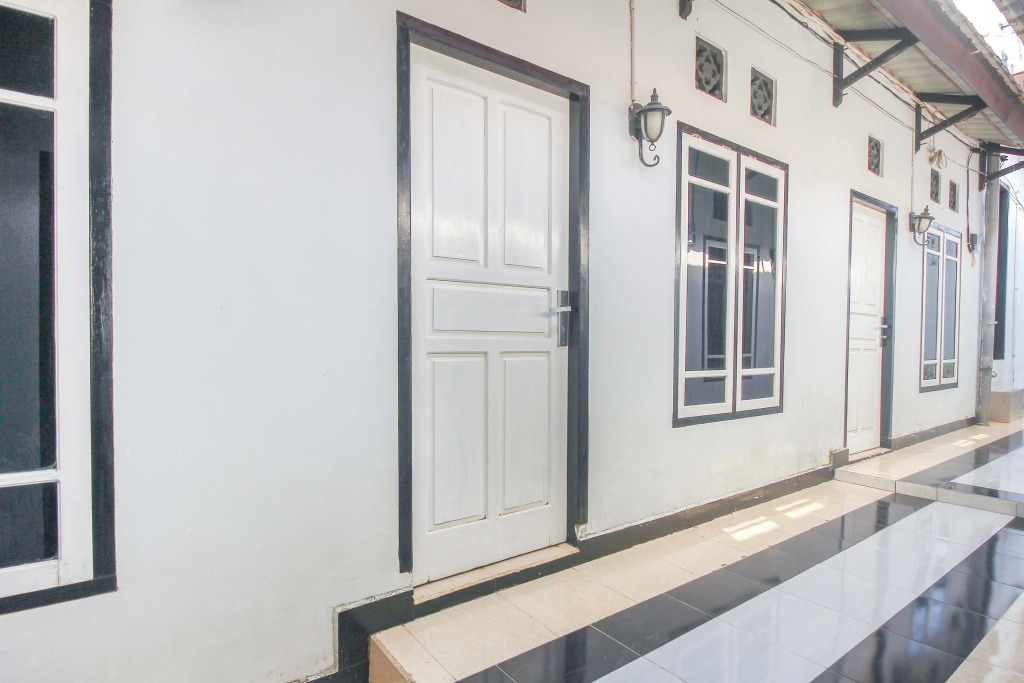 OYO 3399 Gea Guest HouseNearGramedia Mall