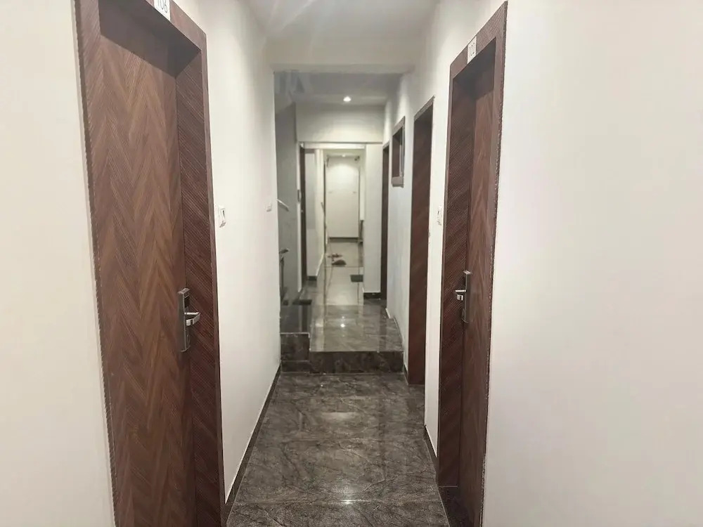 Hotel Sahara Residency