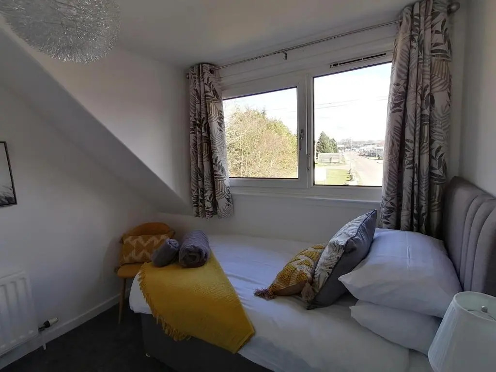 Delightful, Central 3 Bedroom House with Garden & Free Parking