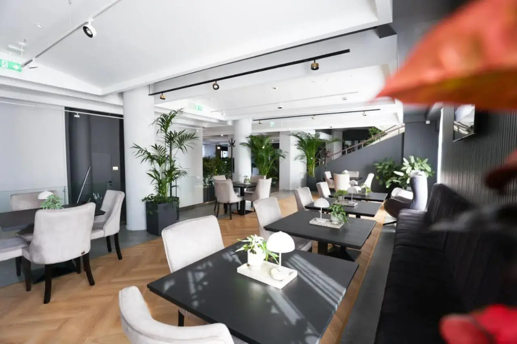 4 Seasons Apartments