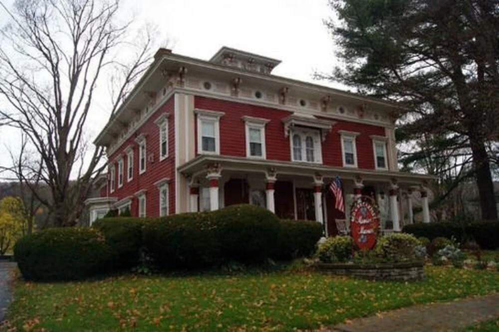 Monier Manor
