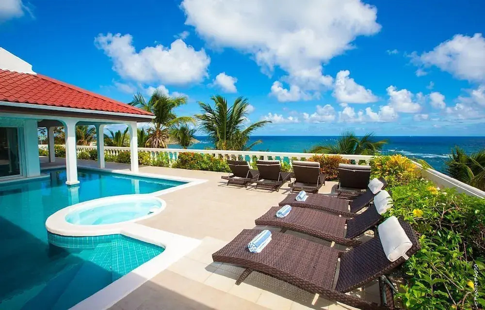 Beachfront Villa FantaSea