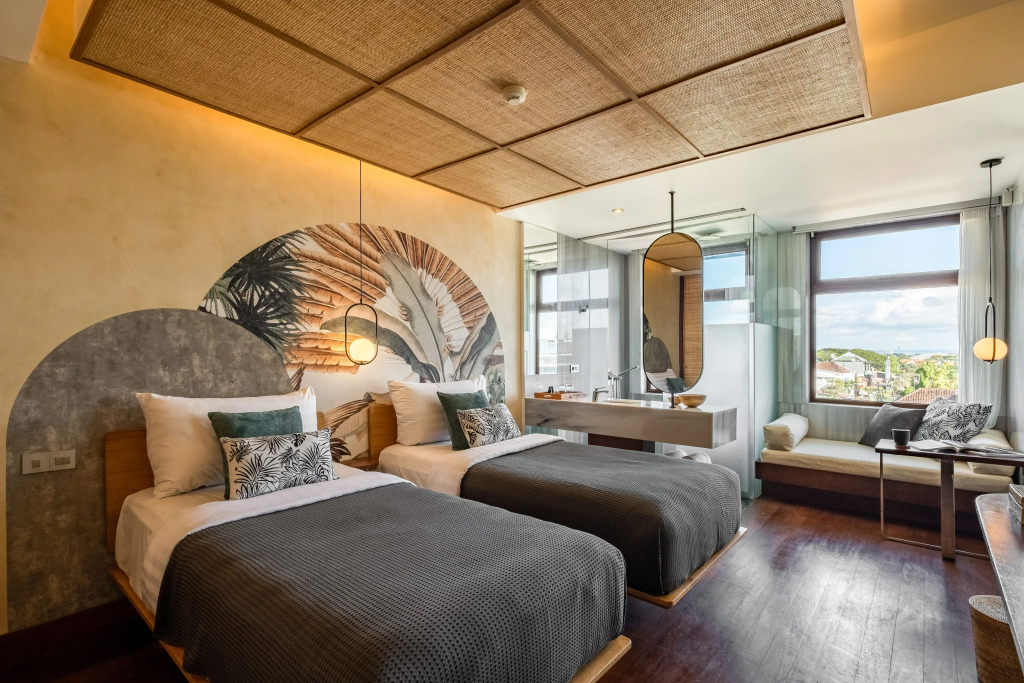 The Isvara by Cove