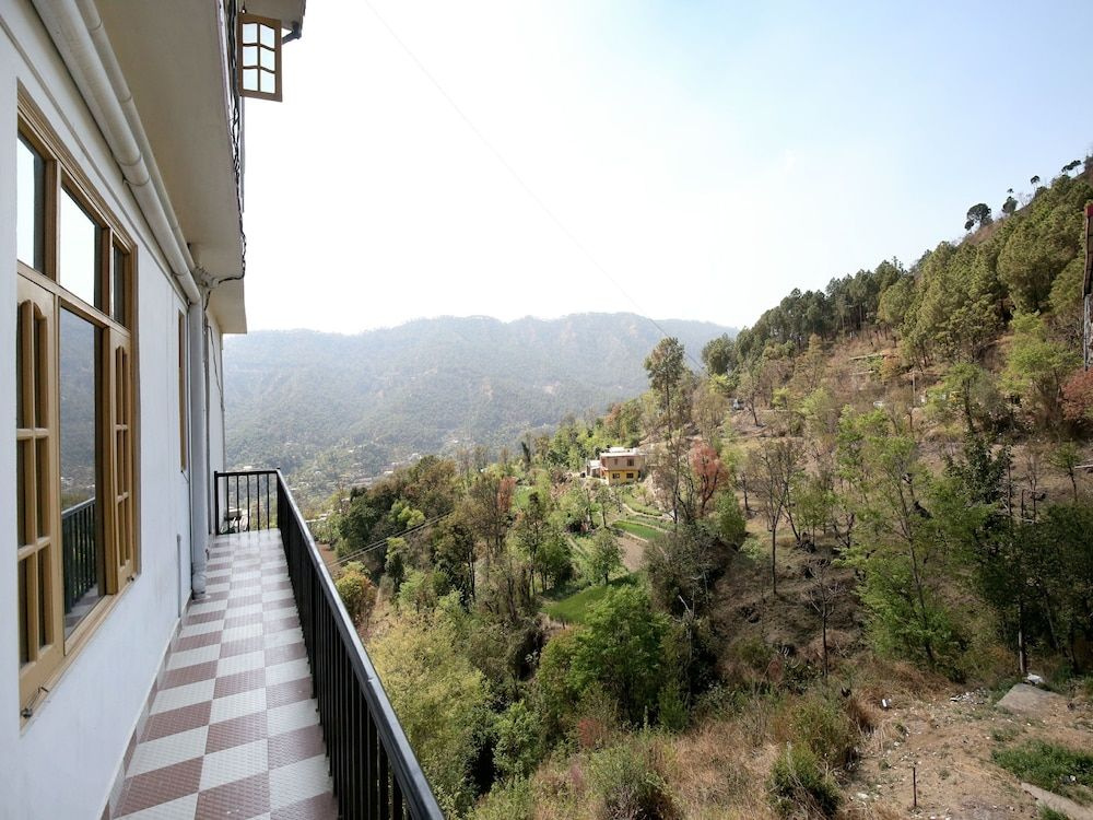OYO 12796 Home Studios Hill View Solan
