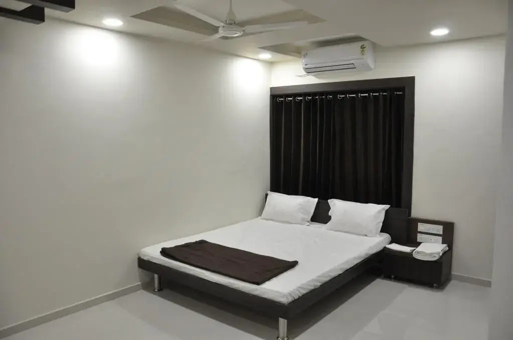 Shivdhara Hotel & Residence