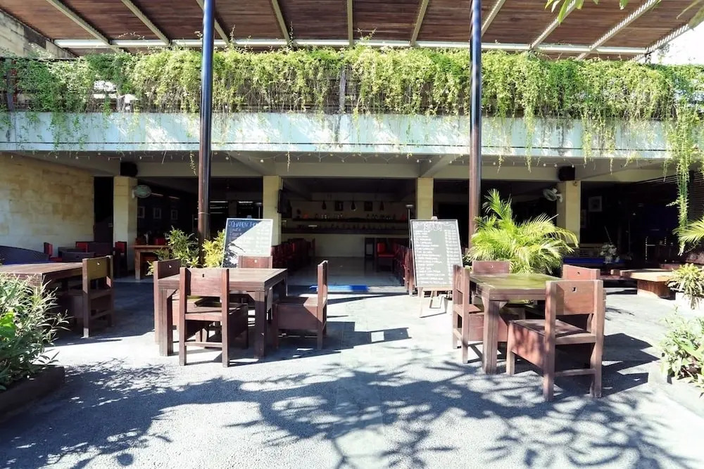 RedDoorz Plus near Kuta Square