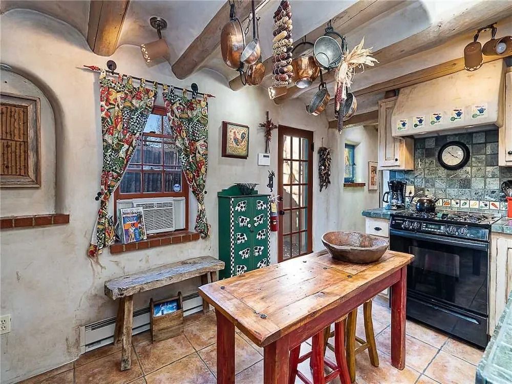Cowboy On The Acequia, 2 Bedrooms, Fireplaces, Washer/dryer, Sleeps 4