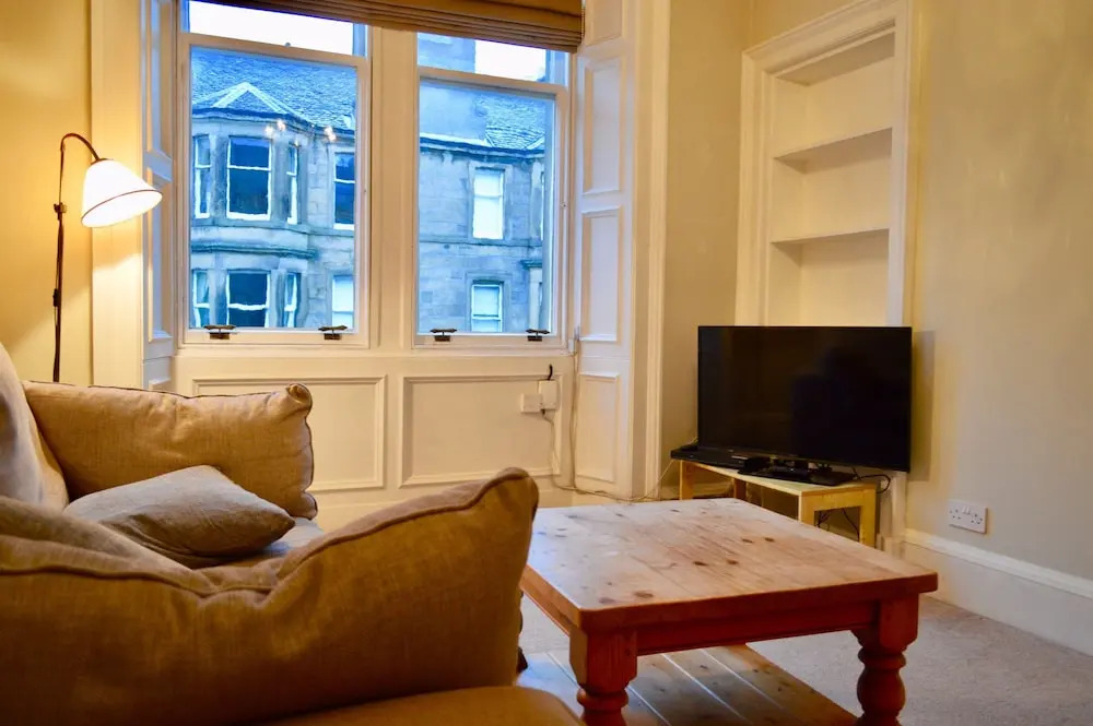 Homely 2 Bedroom Apartment in Stockbridge
