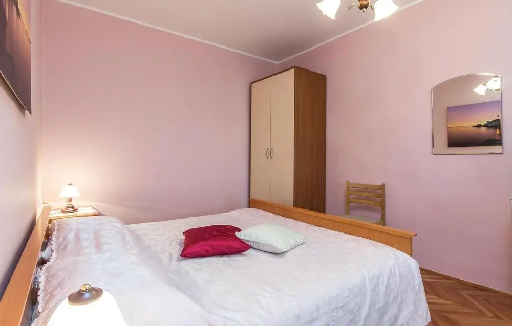 Beautiful Home in Pican With Wifi and 2 Bedrooms