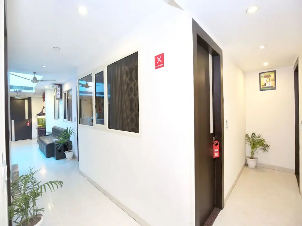 OYO 982 Hotel Royal Park