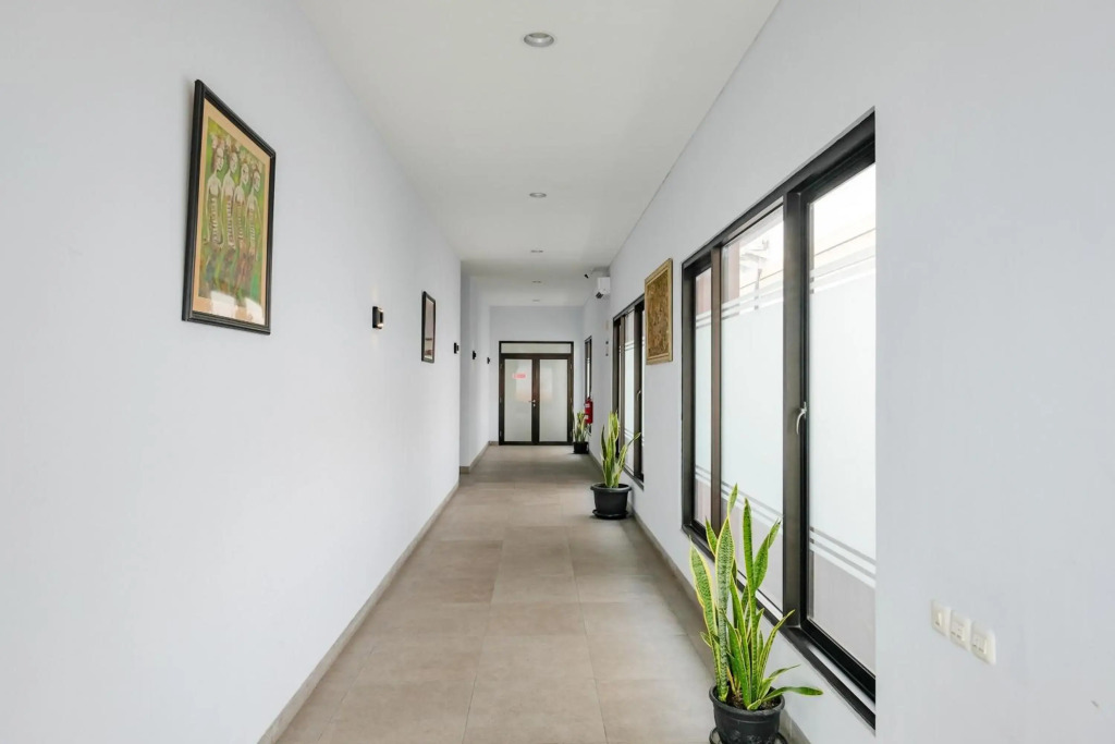 Sans Hotel Rajawali Surabaya by RedDoorz