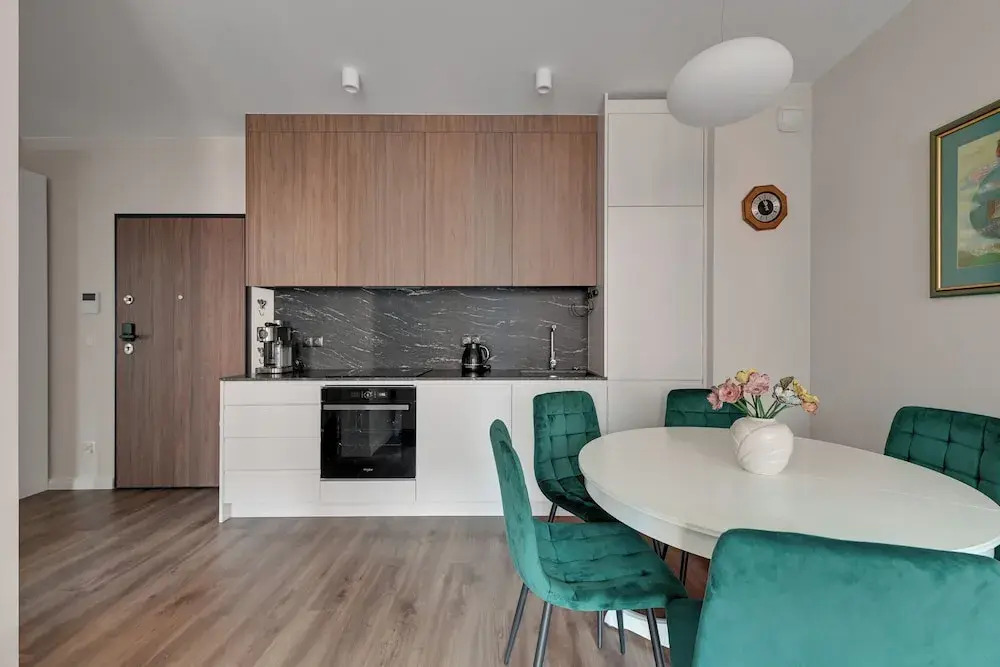 Scala City Center Apartments with Parking by Lion Apartments